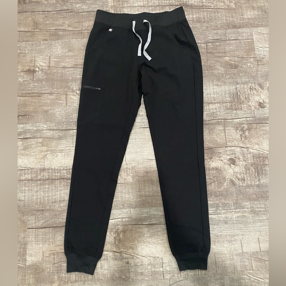 Fig scrub pants. Style Zamora jogger. Size: small tall. New with tags.